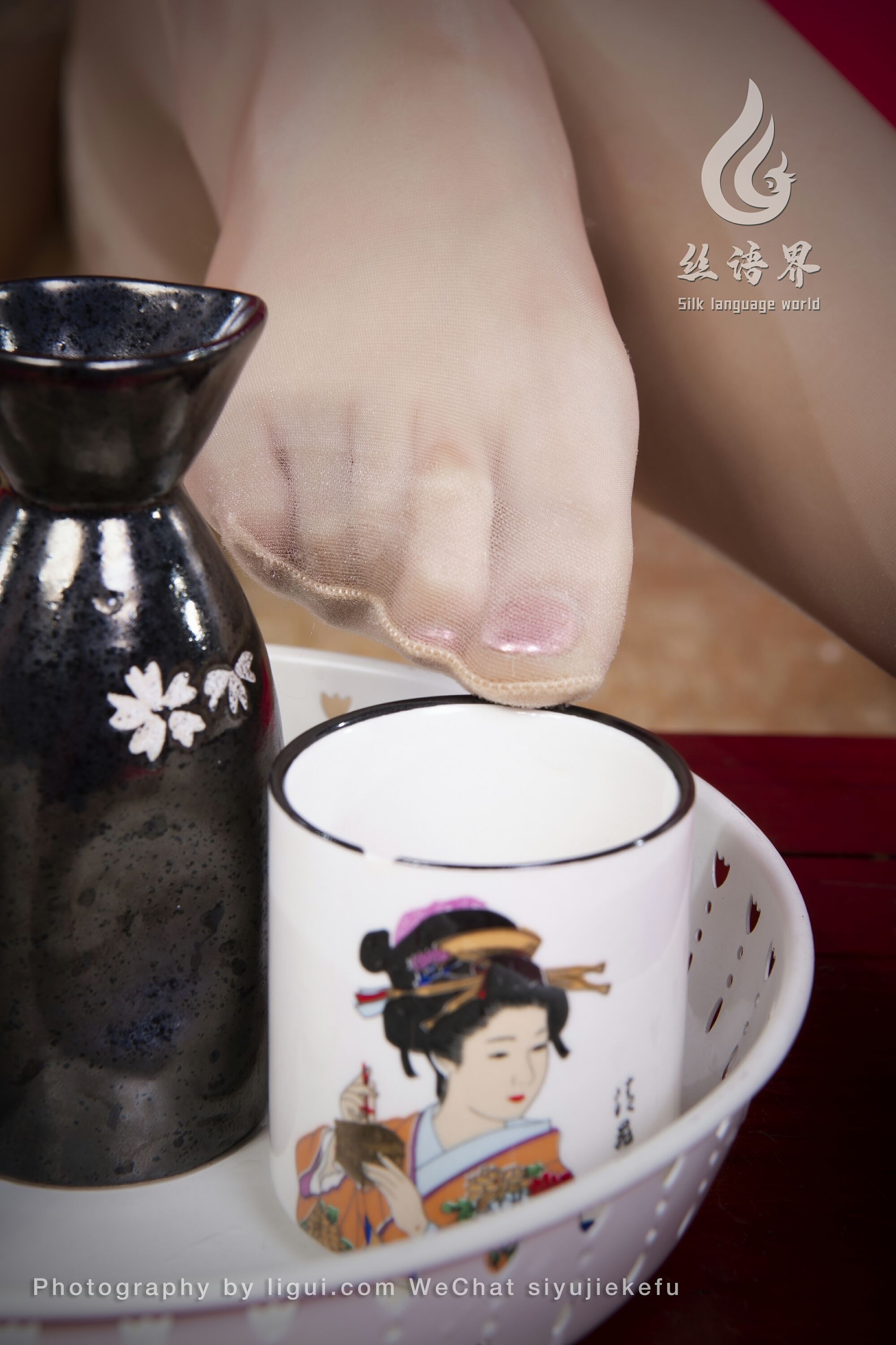 Ligui丽柜  丝语界合作 2022.12.01 《好想沦陷》团子